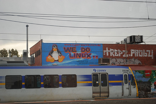 We-Do-Linux-Graffiti